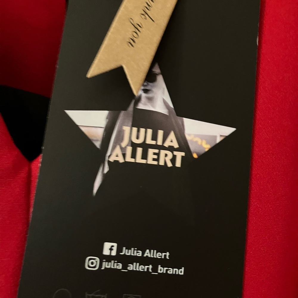 Elegant Red Maxi Dress - Picture 2 of 10